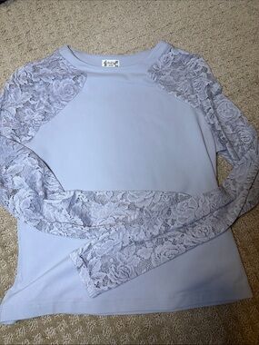 Lace-Accent Lightweight Women's Sweatshirt - Light Lavender